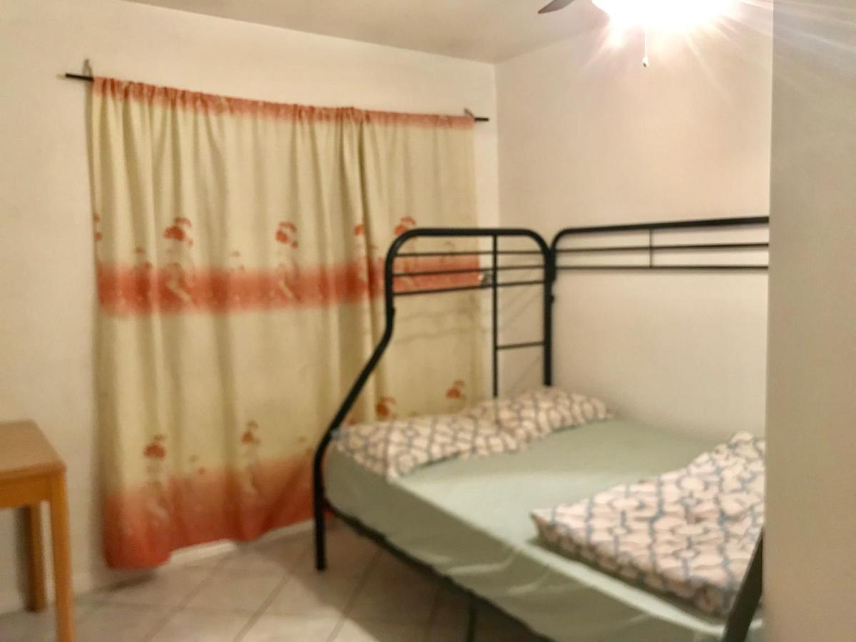 Warm Rooms La Puente Exterior foto